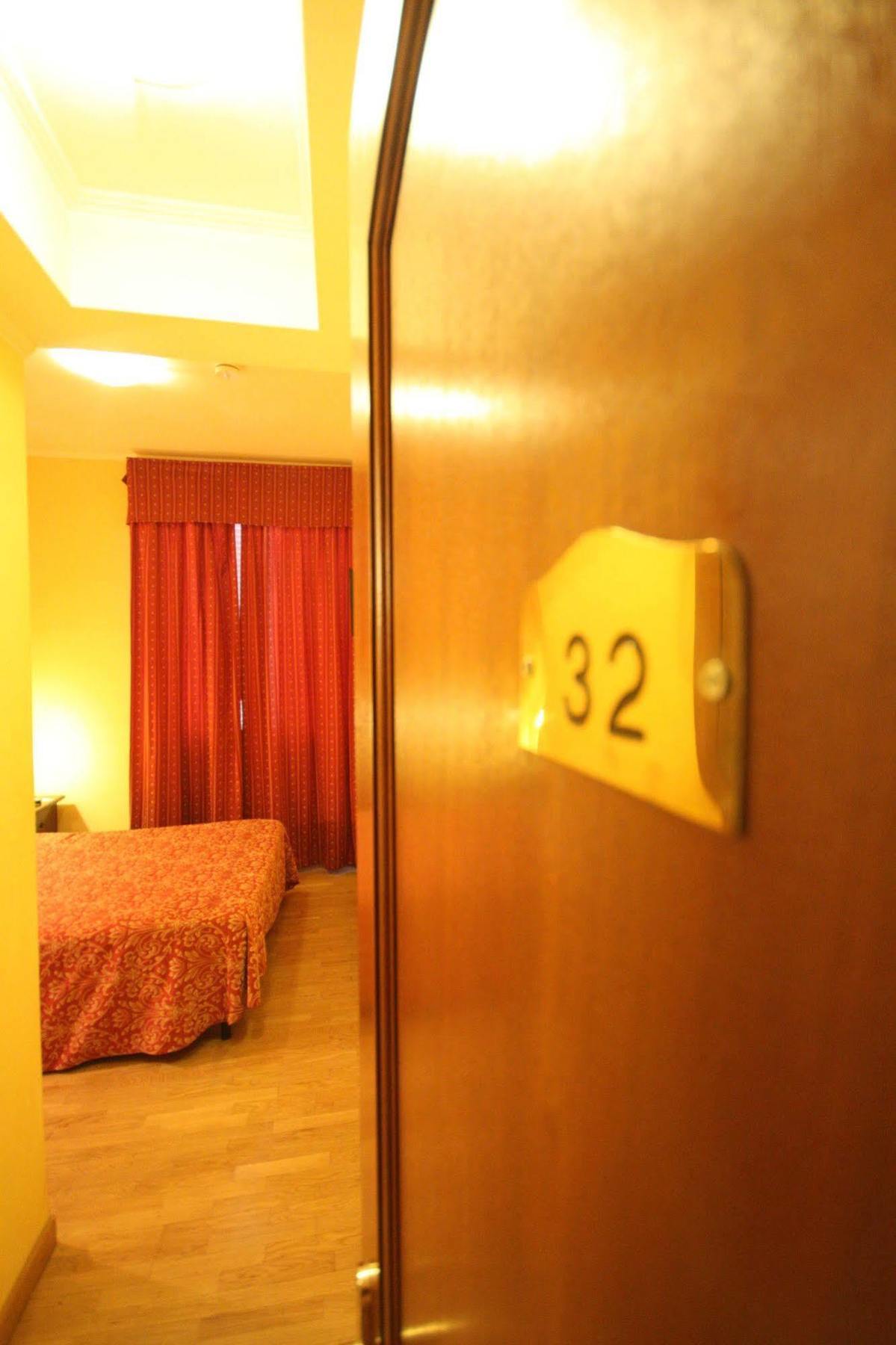רומא Hotel Termini מראה חיצוני תמונה